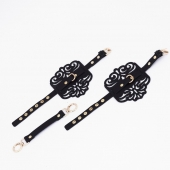 Черный фигурные оковы с золотистой фурнитурой - Crazy Handmade - купить с доставкой в Сургуте