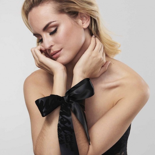 Черные ленты для связывания SILKY SENSUAL HANDCUFFS - Bijoux Indiscrets - купить с доставкой в Сургуте