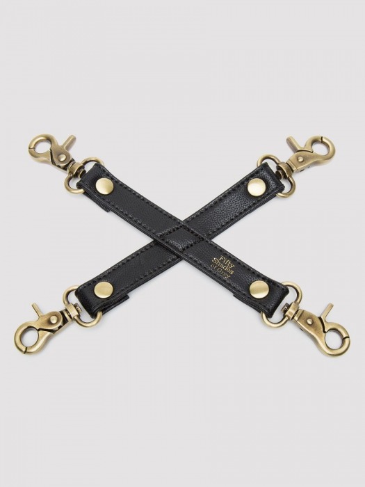 Черный фиксатор для манжет Bound to You Faux Leather Hogtie - Fifty Shades of Grey - купить с доставкой в Сургуте