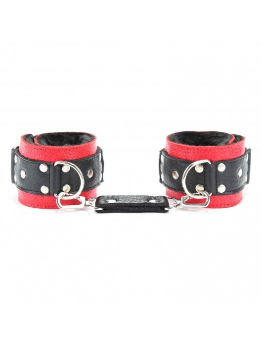 Красно-чёрные кожаные наручники с меховым подкладом - БДСМ Арсенал - купить с доставкой в Сургуте