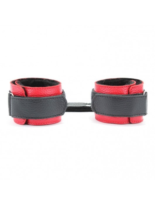 Красно-чёрные кожаные наручники с меховым подкладом - БДСМ Арсенал - купить с доставкой в Сургуте