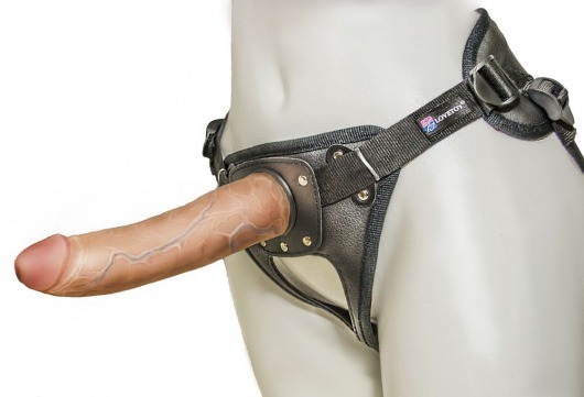 Насадка-фаллоимитатор на кожаных трусиках Harness Ultra Realistic 7  - 18 см. - LOVETOY (А-Полимер) - купить с доставкой в Сургуте