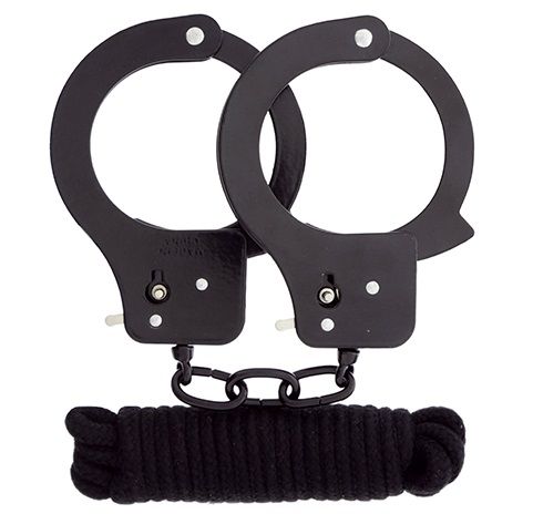 Чёрные наручники из листового металла в комплекте с веревкой BONDX METAL CUFFS LOVE ROPE SET - Dream Toys - купить с доставкой в Сургуте