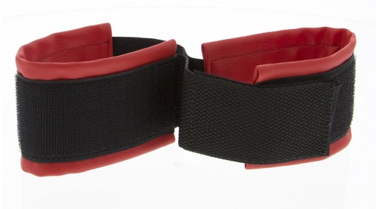 Полиуретановые манжеты для фиксации рук вместе Bound Together Wrist Restraints - Blush Novelties - купить с доставкой в Сургуте
